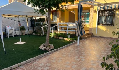 Resale - Villa - Torrevieja - aguas nuevas