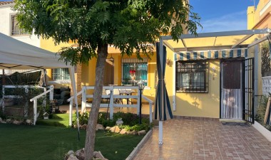 Resale - Villa - Torrevieja - aguas nuevas