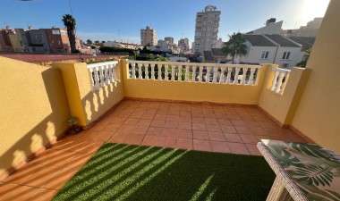 Resale - Villa - Torrevieja - aguas nuevas