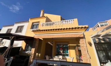 Resale - Villa - Torrevieja - aguas nuevas