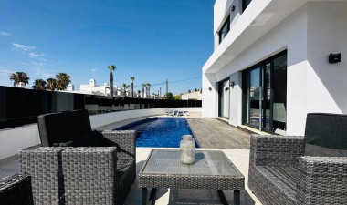 Resale - Villa - Torrevieja - Las calas