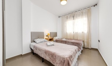 Resale - Bungalow - Orihuela Costa - La Zenia