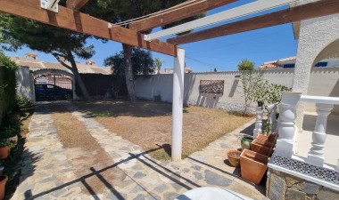 Resale - Villa - Torrevieja - La siesta