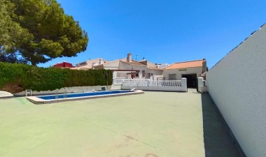 Resale - Villa - Torrevieja - La siesta