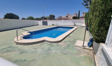 Resale - Villa - Torrevieja - La siesta