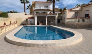 Resale - Villa - San Luis - Inland