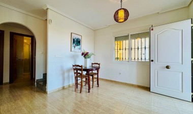 Reventa - Casa - Los Montesinos - La Herrada