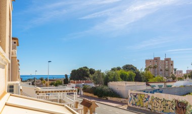 Resale - Bungalow - Torrevieja - Aguas Nuevas 2