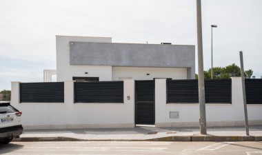 Obra nueva - Villa - Pilar de la Horadada - Pinar de Campoverde