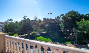 Odsprzedaż - Dom - Torrevieja - Calas Blanca