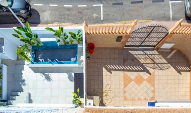 Resale - House - Torrevieja - Calas Blanca