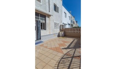 Resale - House - Torrevieja - Calas Blanca