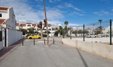 Odsprzedaż - Dom - Torrevieja - Calas Blanca