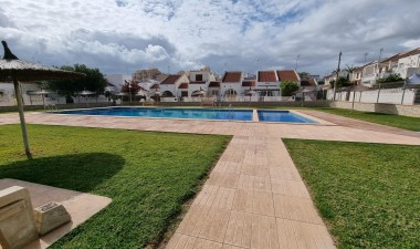 Resale - House - Torrevieja - Calas Blanca