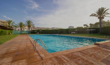 Resale - House - Torrevieja - Calas Blanca