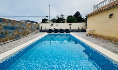 Resale - Villa - Torrevieja - Los Balcones - Los Altos del Edén