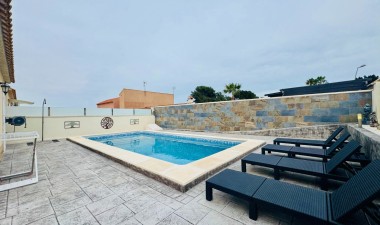 Återförsäljning - Villa - Torrevieja - Los Balcones - Los Altos del Edén