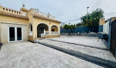 Återförsäljning - Villa - Torrevieja - Los Balcones - Los Altos del Edén