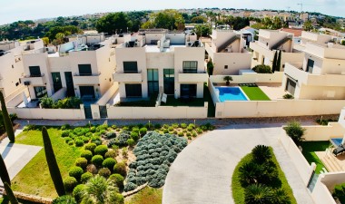 Resale - Villa - Orihuela Costa - Los Dolses