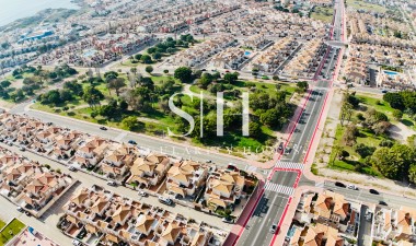 Resale - House - Torrevieja - aguas nuevas
