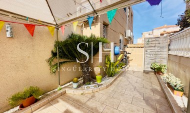 Resale - House - Torrevieja - aguas nuevas