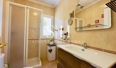 Resale - House - Torrevieja - aguas nuevas