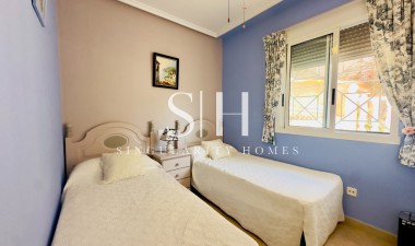 Resale - House - Torrevieja - aguas nuevas