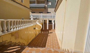 Resale - Villa - Guardamar del Segura - Campomar