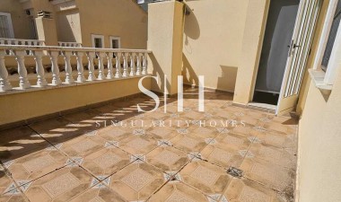 Resale - Villa - Guardamar del Segura - Campomar