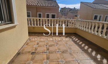 Resale - Villa - Guardamar del Segura - Campomar
