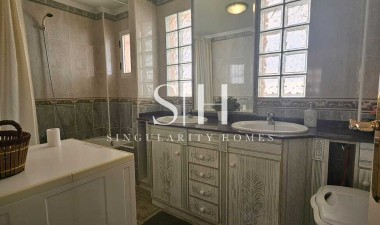 Resale - Villa - Guardamar del Segura - Campomar