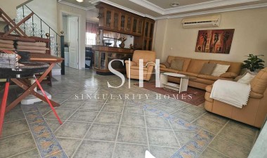 Resale - Villa - Guardamar del Segura - Campomar