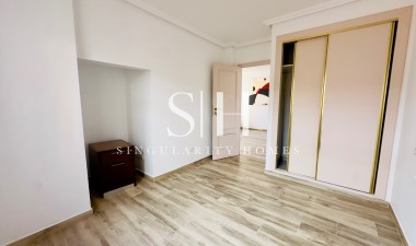 Odsprzedaż - Dom - Torrevieja - Torrevieja*