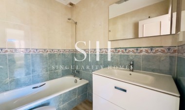 Odsprzedaż - Dom - Torrevieja - Torrevieja*