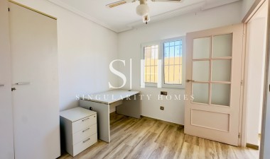 Odsprzedaż - Dom - Torrevieja - Torrevieja*