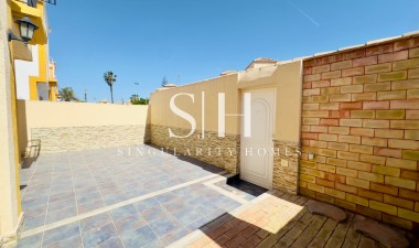 Odsprzedaż - Dom - Torrevieja - Torrevieja*