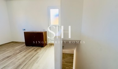 Odsprzedaż - Dom - Torrevieja - Torrevieja*