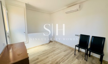 Odsprzedaż - Dom - Torrevieja - Torrevieja*