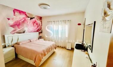 Wiederverkauf - Haus - Orihuela Costa - La Regia