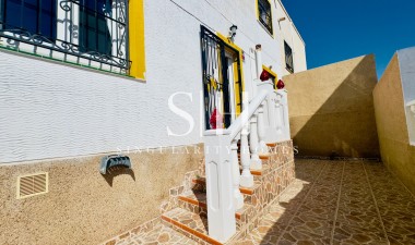 Resale - House - Torrevieja - Lago Jardín II