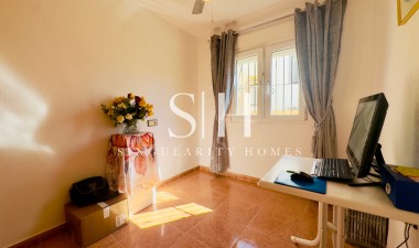 Resale - House - Torrevieja - Lago Jardín II