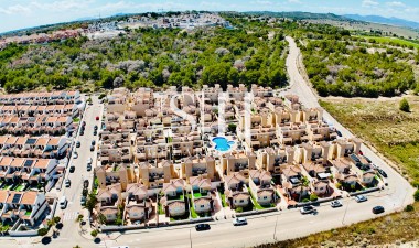 Перепродажа - Casa - San Miguel de Salinas - Ciudad de las comunicaciones