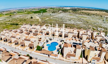 Перепродажа - Casa - San Miguel de Salinas - Ciudad de las comunicaciones