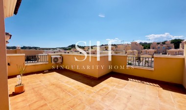 Перепродажа - Casa - San Miguel de Salinas - Ciudad de las comunicaciones