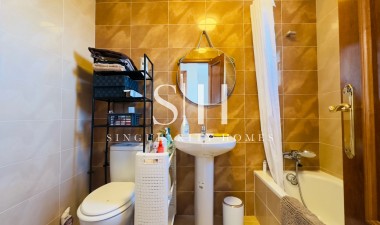 Перепродажа - Casa - San Miguel de Salinas - Ciudad de las comunicaciones