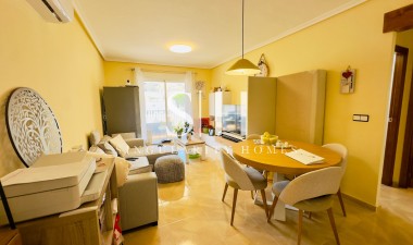 Перепродажа - Casa - San Miguel de Salinas - Ciudad de las comunicaciones