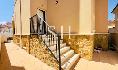 Перепродажа - Casa - San Miguel de Salinas - Ciudad de las comunicaciones