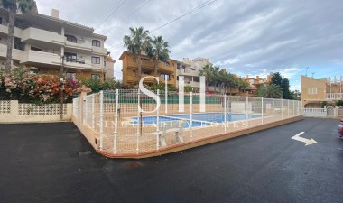 Перепродажа - Villa - Orihuela Costa - Punta Prima