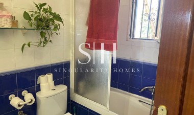 Перепродажа - Villa - Orihuela Costa - Punta Prima