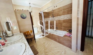 Odsprzedaż - Dom - Orihuela Costa - Villamartin